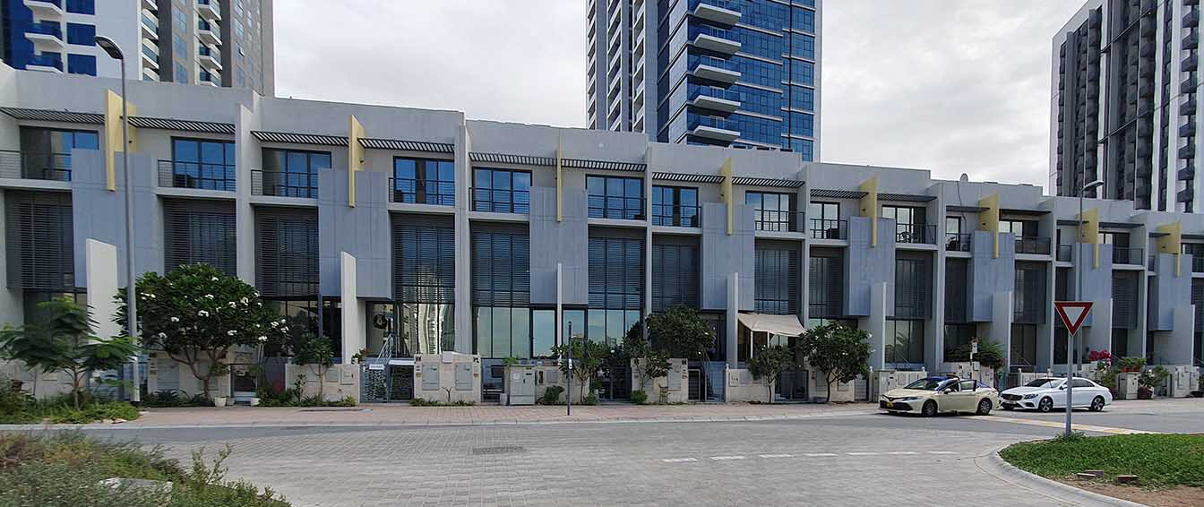 لاس كاساس بقرية جميرا الدائرية بدبي