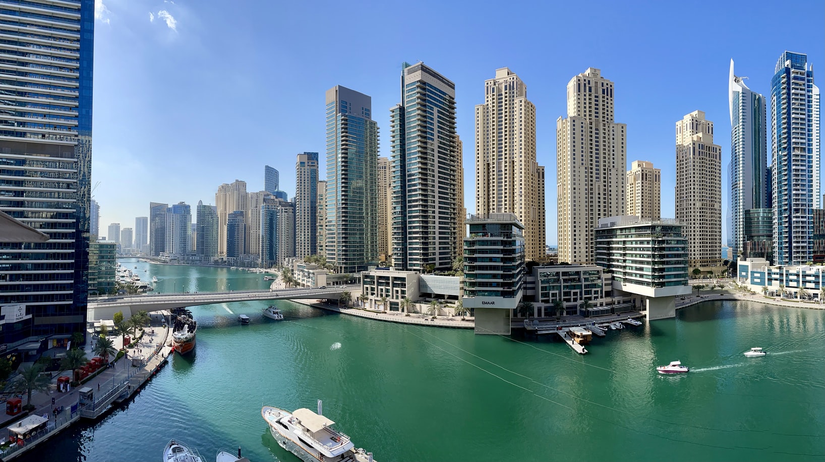 راديسون بلو ريزيدنس دبي مارينا: بناية سكنية بطابع الرفاهية