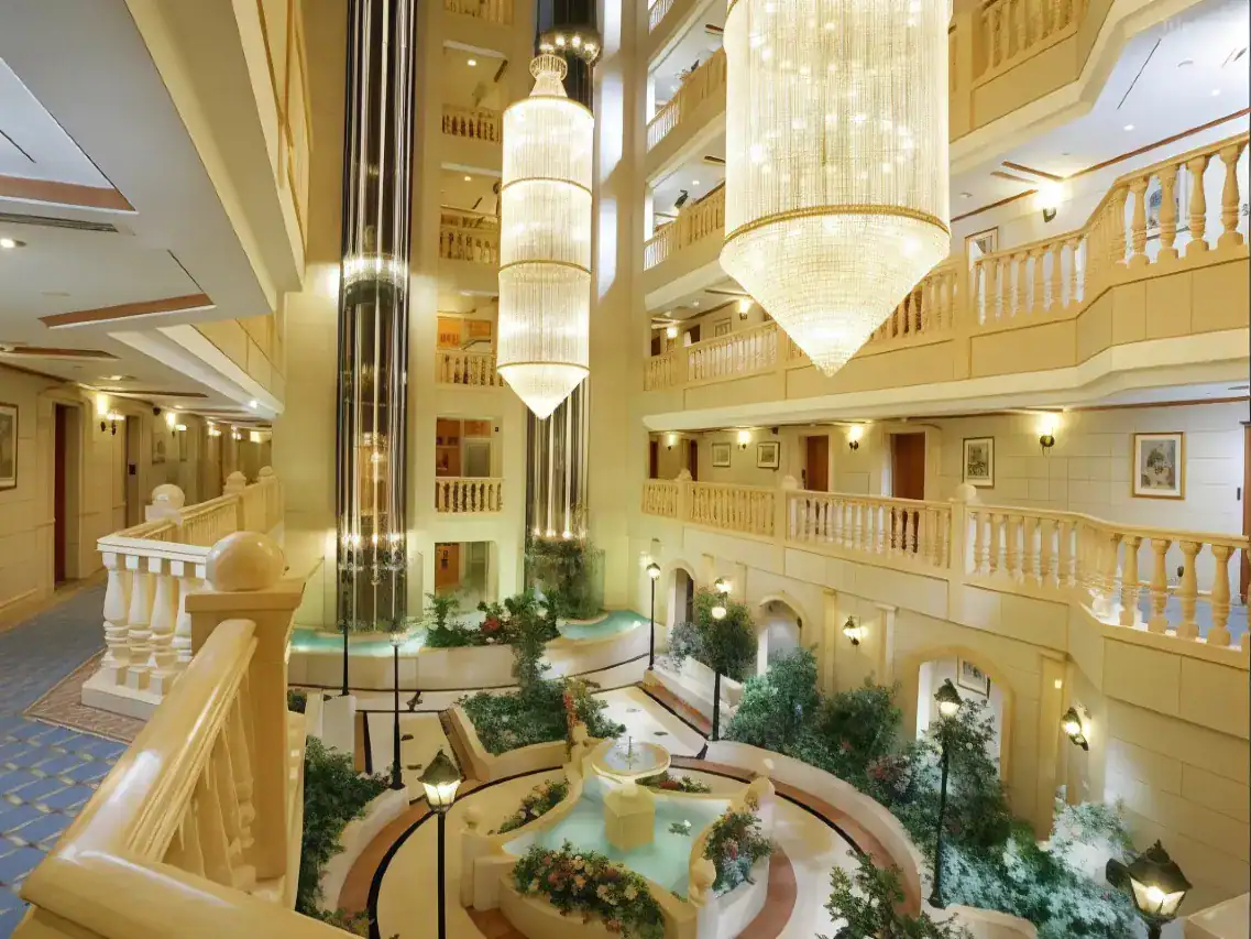 Knight Castle Hotel