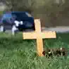 Homeowner wants to remove memorial for dead teen from property