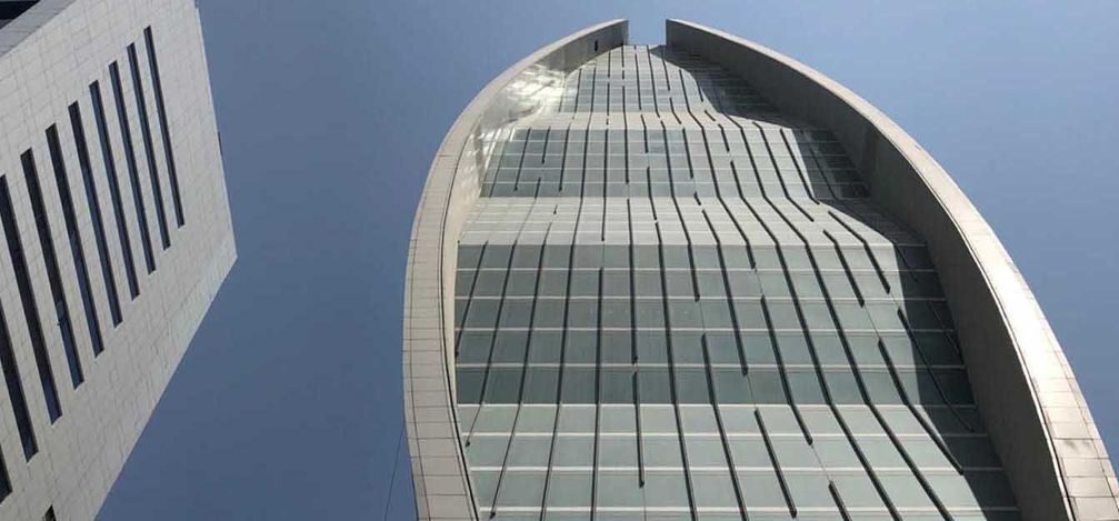 آيريس باي، الخليج التجاري