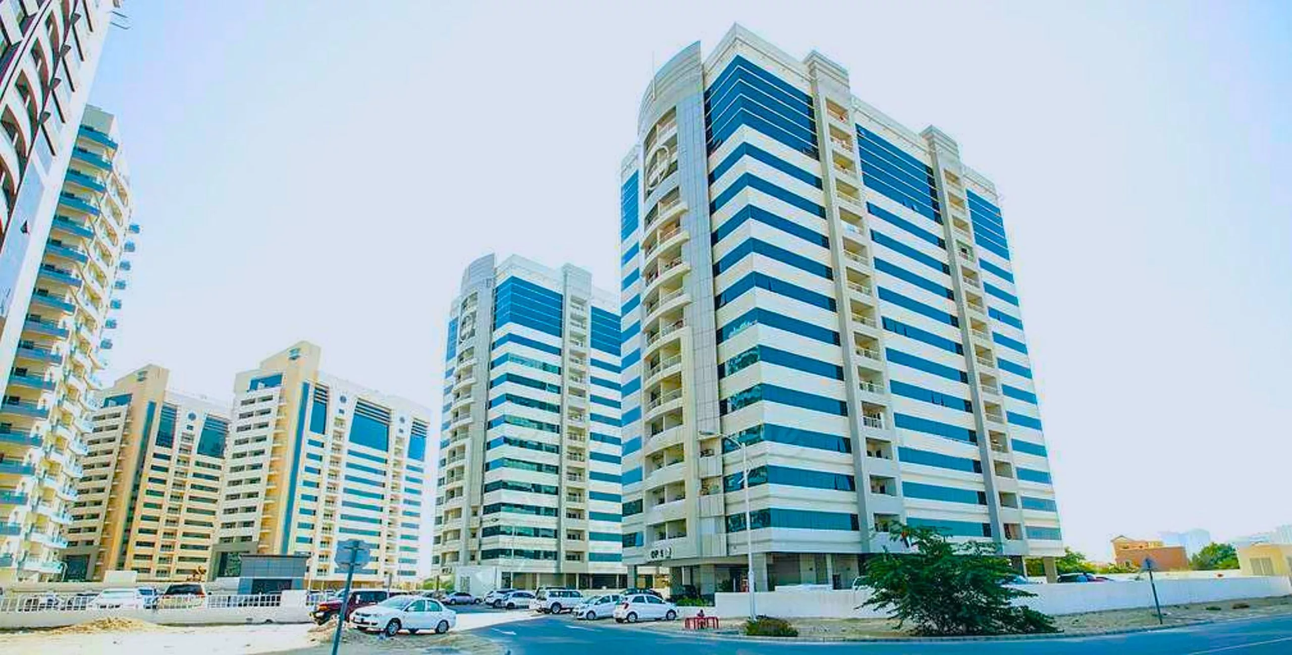 أولمبيك بارك 1 مدينة دبي الرياضية: العديد من المرافق داخل الحي السكني