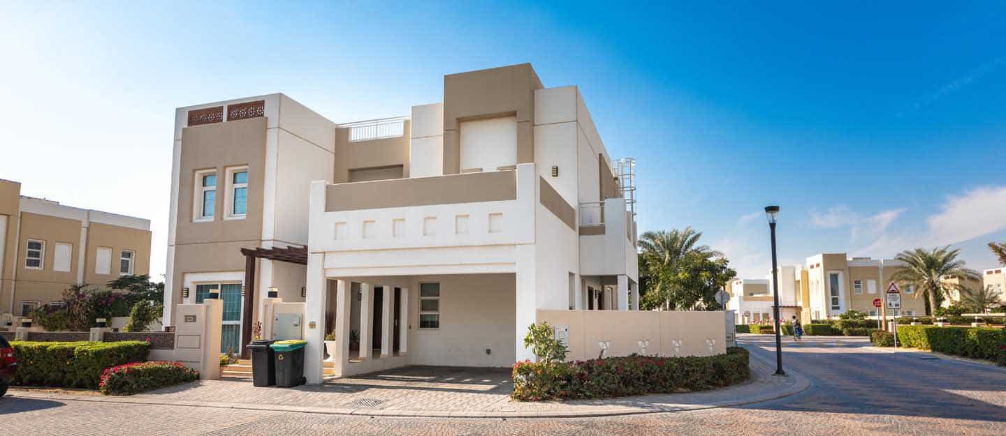 Renting a Villa vs Townhouse in Dubai