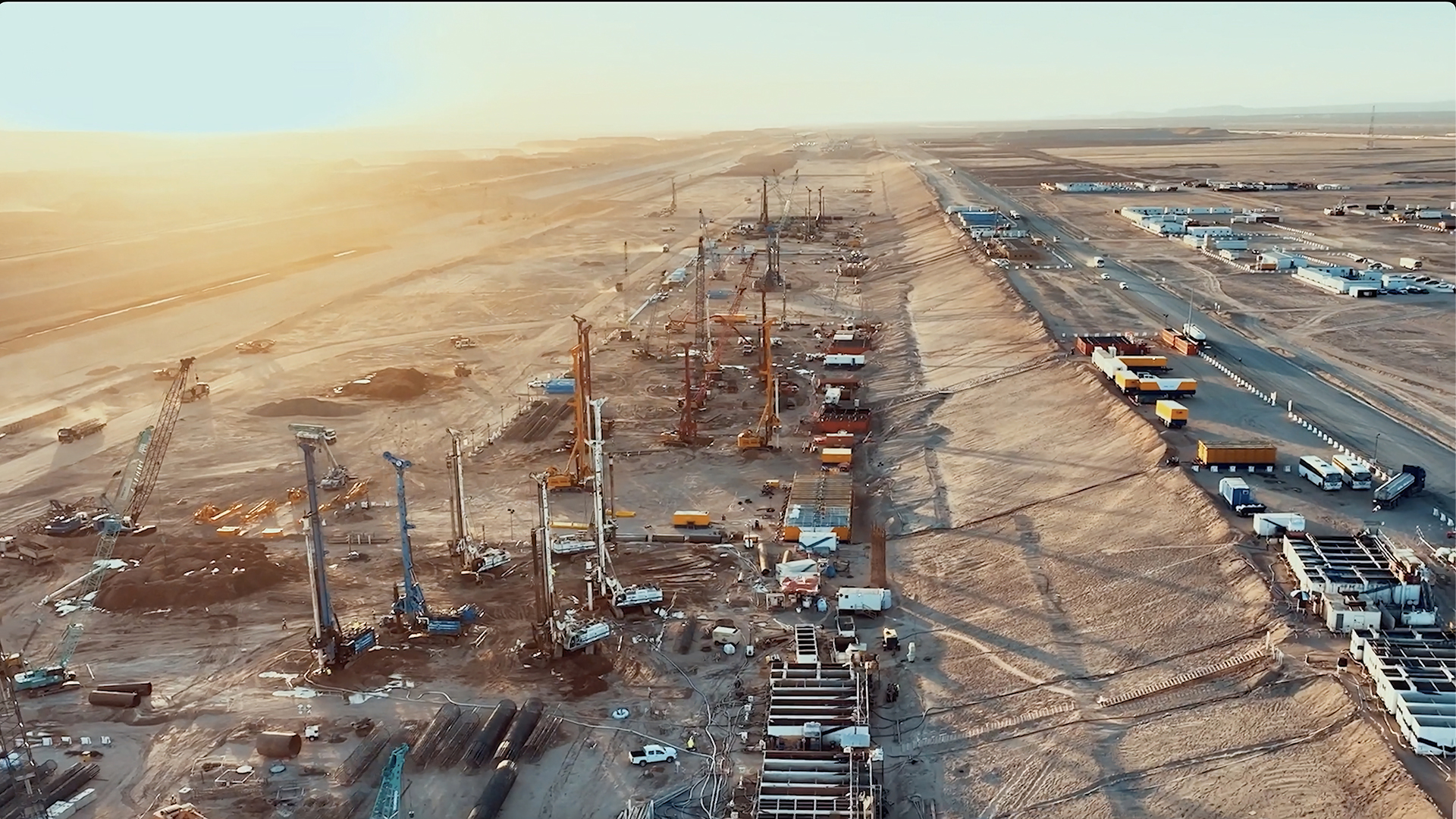 What are the Risks and Challenges of the NEOM Project in Saudi Arabia