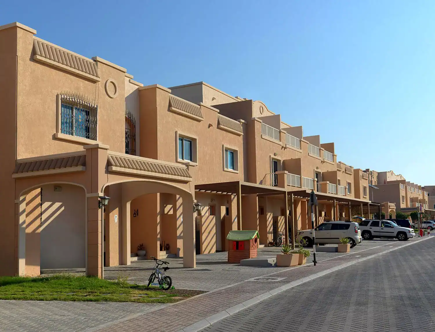 Contemporary Style at Al Reef Villas