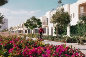 Rent or Buy a Villa: Mira or Town Square