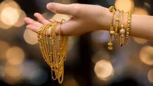UAE: Gold prices continue to rise in early trade