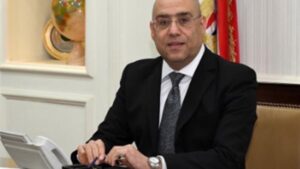 وزير الإسكان: تنفيذ قرارات غلق وتشميع وإزالة مخالفات بناء بمدن 6 أكتوبر والشروق