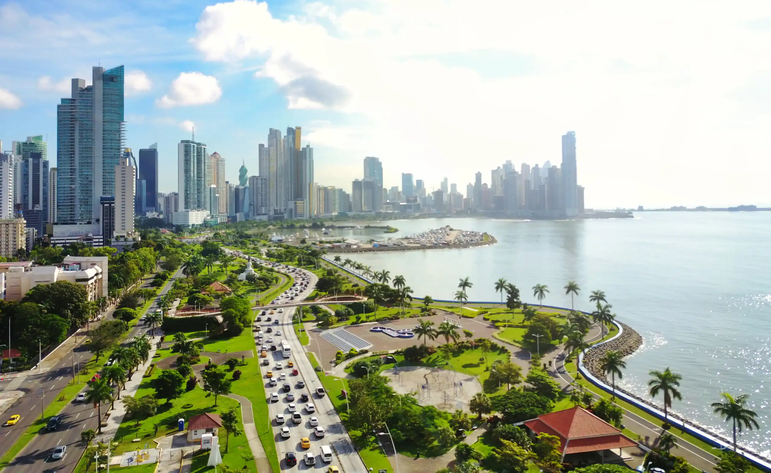 Can a foreigner buy property in Panama