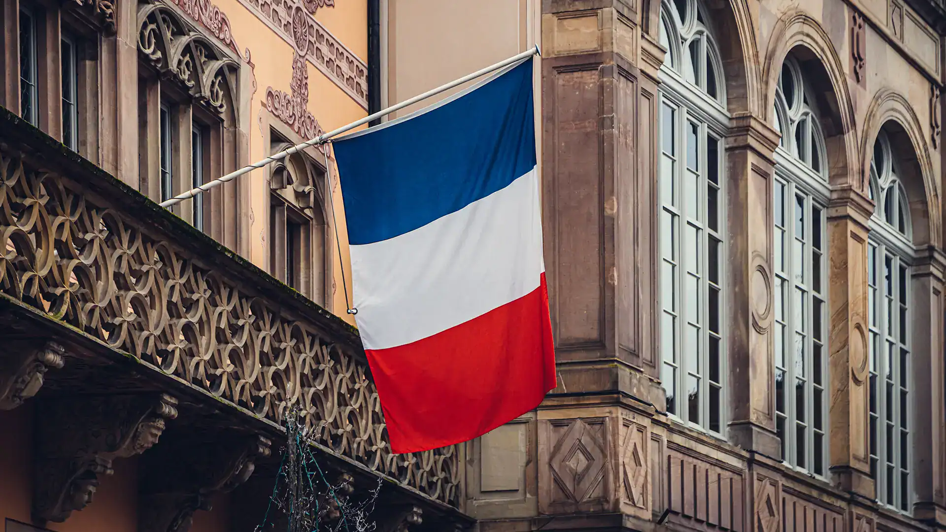 How to Become a Real Estate Agent in France