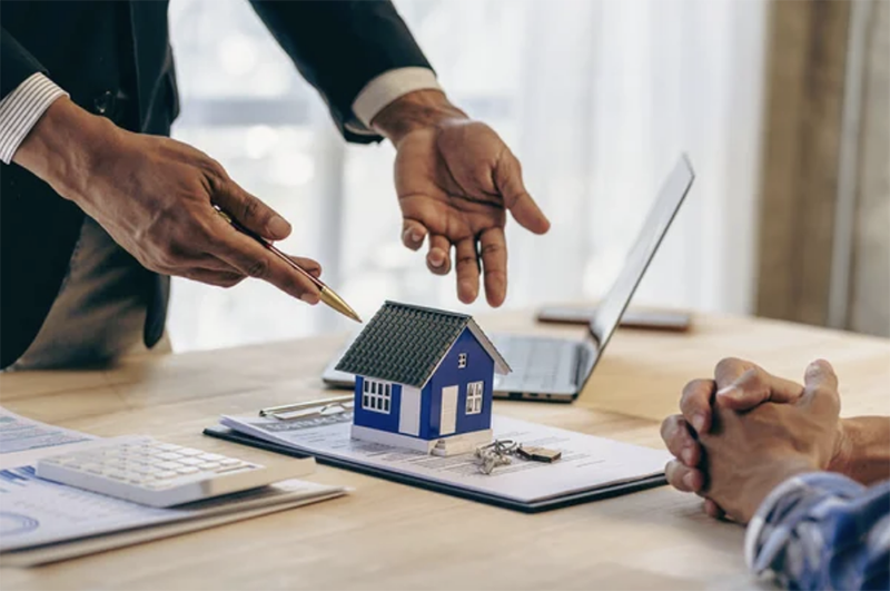 How to Become a Real Estate Agent in Illinois
